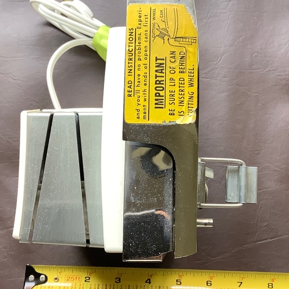 Vintage IONA Can Opener - Picture 4 of 5